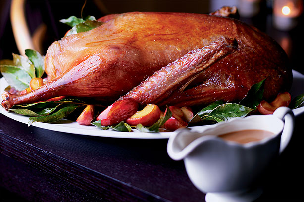 roast-goose-with-apples-and-bay-leaves